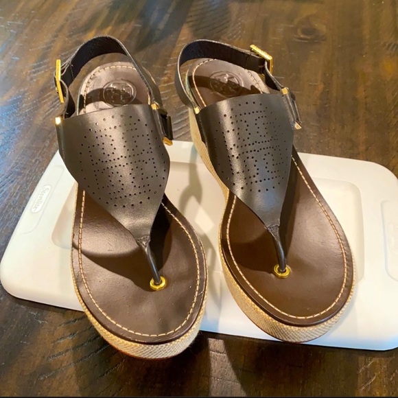 Tory Burch Shoes - SALE‼️ Tory Burch Metallic Shoes